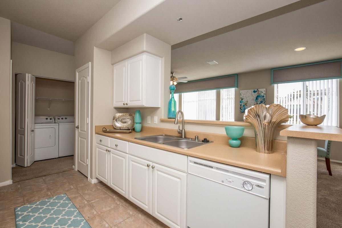 OPEN AIRED KITCHEN IN APARTMENT HOMES IN LAS VEGAS