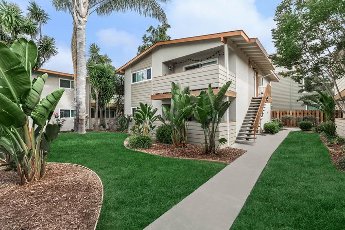 YOUR NEW HOME AT LADERA WOODS APARTMENT HOMES 