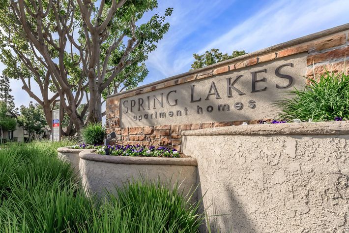 Spring Lakes Apartment Homes monument sign