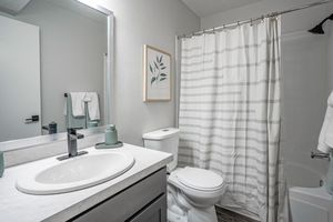 Bathroom with Bathtub - The Overlook Apartments - Albaqurque - New Mexico  