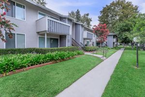 ENJOY OUR BEAUTIFULLY MANICURED GROUNDS AT BRIARWOOD APARTMENTS