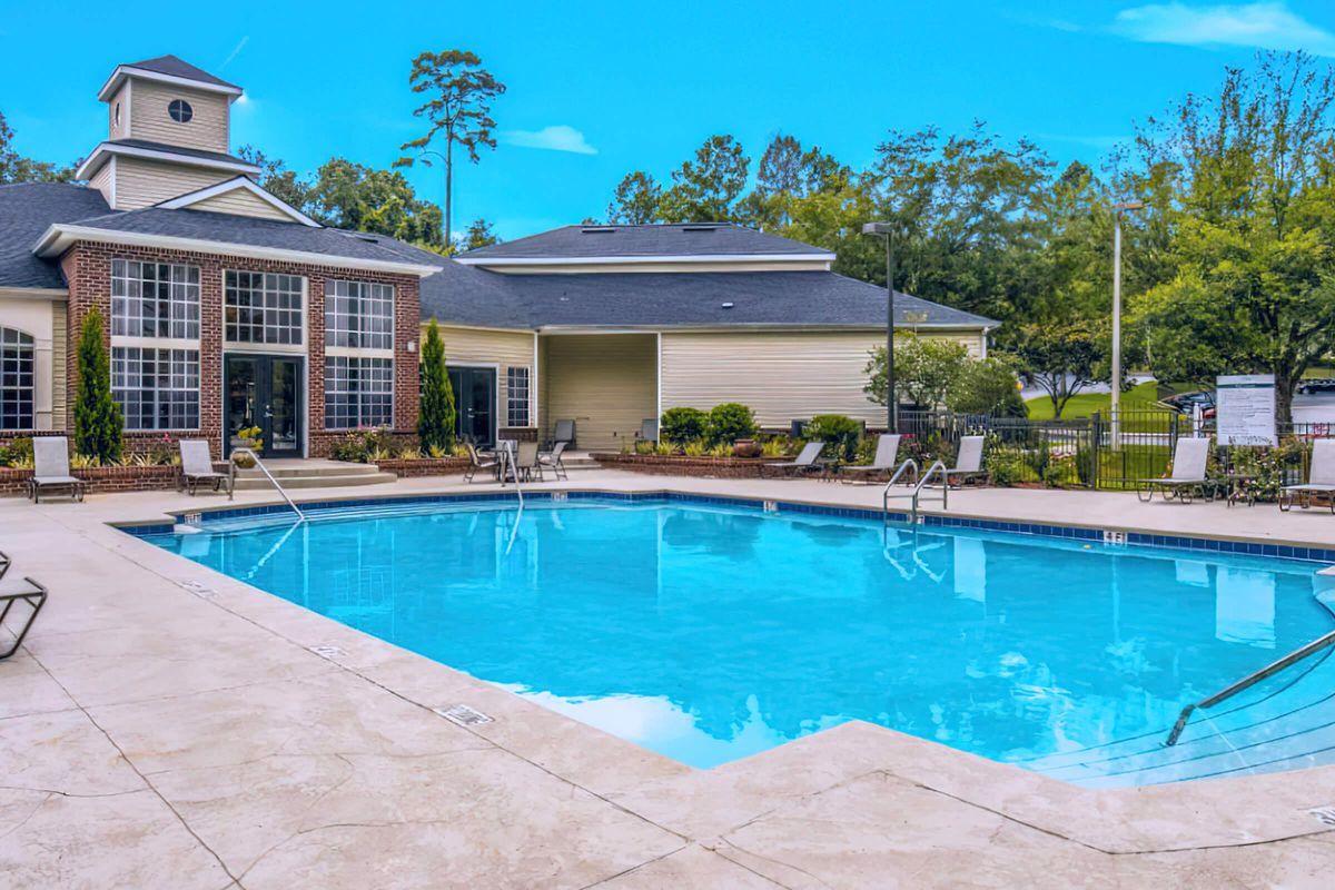 FIND YOUR DREAM HOME AT DLP MEADOWBROOK APARTMENTS IN TALLAHASSEE, FLORIDA