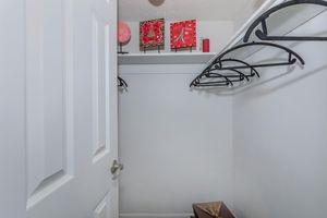 Walk-in closets in Knoxville, TN