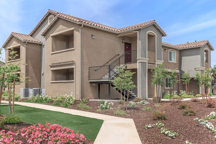 Come experience the best in apartment home living at Boulder Creek