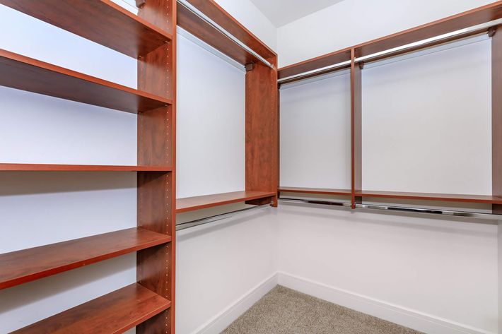 LARGE WALK-IN CLOSETS AT GLEN EYRE APARTMENTS