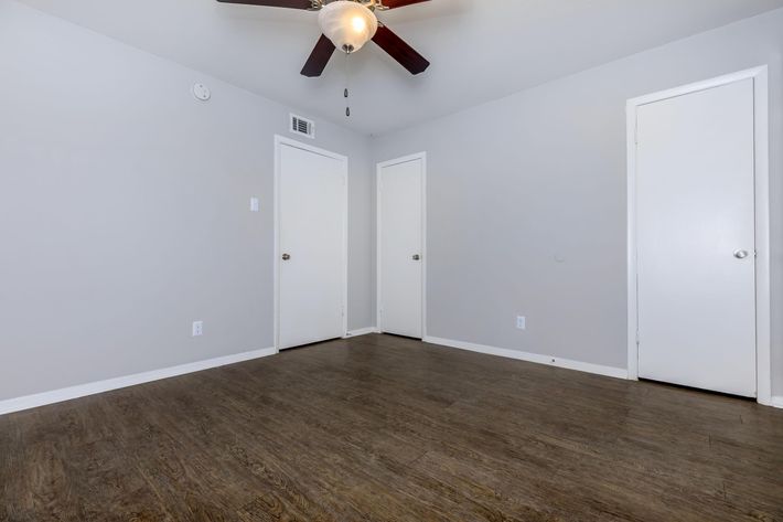SPACIOUS WITH CEILING FANS