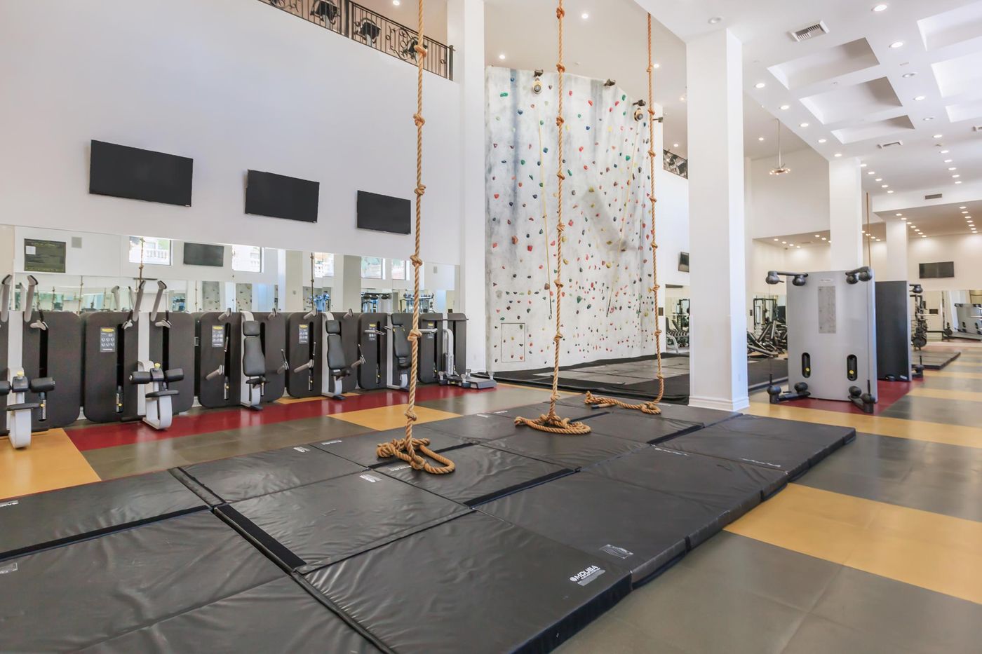 Lorenzo: Photo Gallery: USC Student Apartments