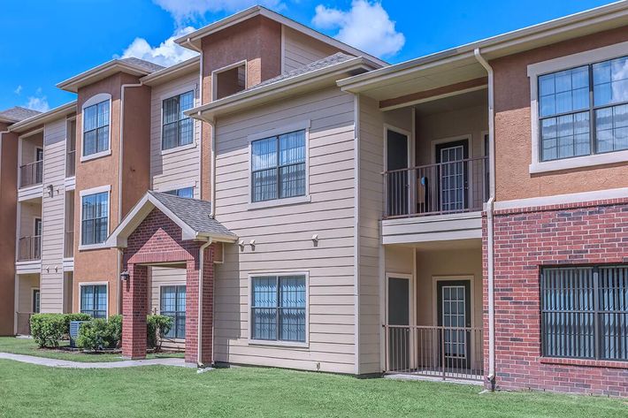 BEAUTIFUL APARTMENT HOMES IN HOUSTON, TEXAS