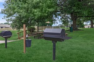 Barbecue and Picnic Area at Belle Forest at Memorial in Clarksville, TN