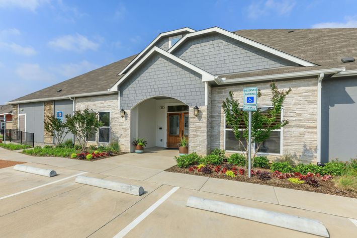 APARTMENTS FOR RENT IN PLANO, TX  AT THE BRIDGEMOOR @ PLANO