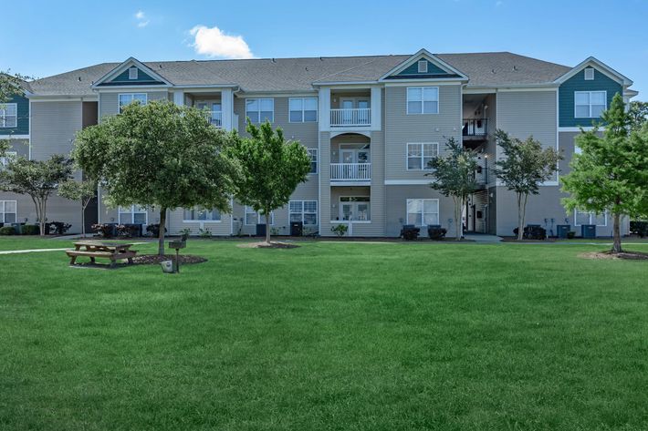 WELCOME HOME TO NEW PROVIDENCE PARK APARTMENTS AT WILMINGTON, NC