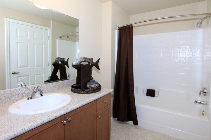 Greystone Apartments has modern bathrooms