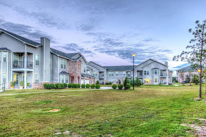MAGNIFICENT APARTMENT HOMES IN  BILOXI, MS.!