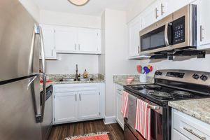 Longwood at Southern Hills features stainless steel appliances