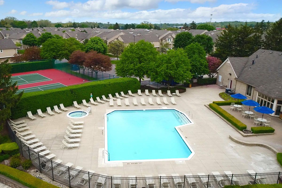 Manors at Knollwood Clubhouse Pool.jpg